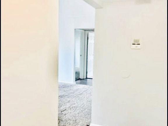 3rd image of 908 Heritage Ct APT 201