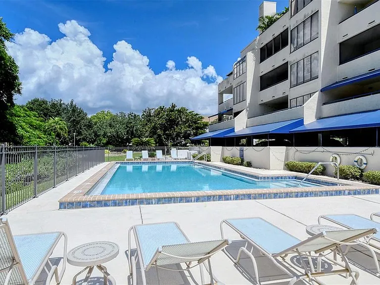 835 S Osprey Ave #201 — Photo 29