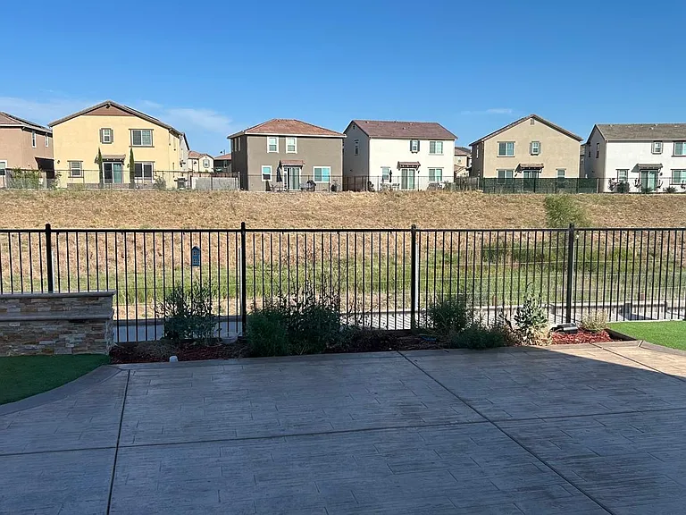 3426 Apollo Dr — Photo 20