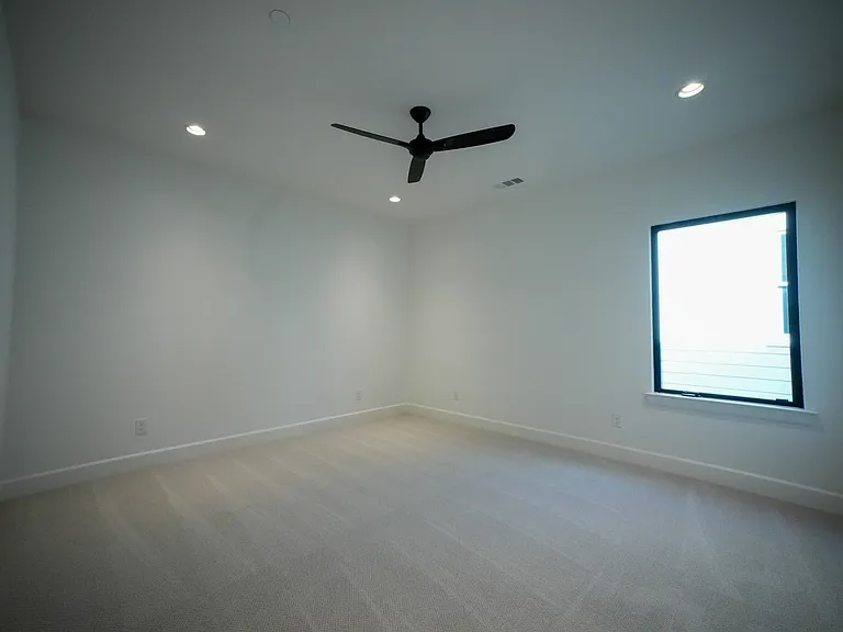 3529 Asbury St — Photo 15