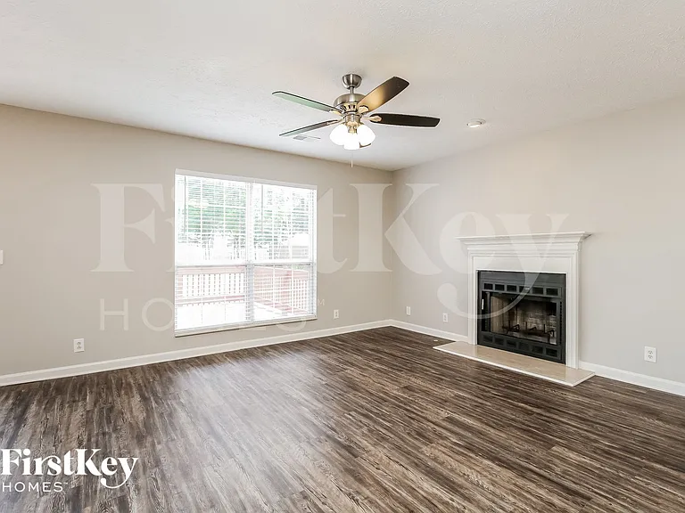 6005 Monroe Xing — Photo 3