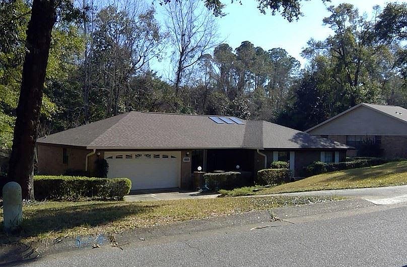 1st image of 7636 Brook Forest Dr