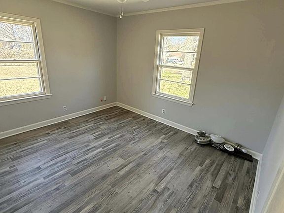 4th image of 208 Norwood St