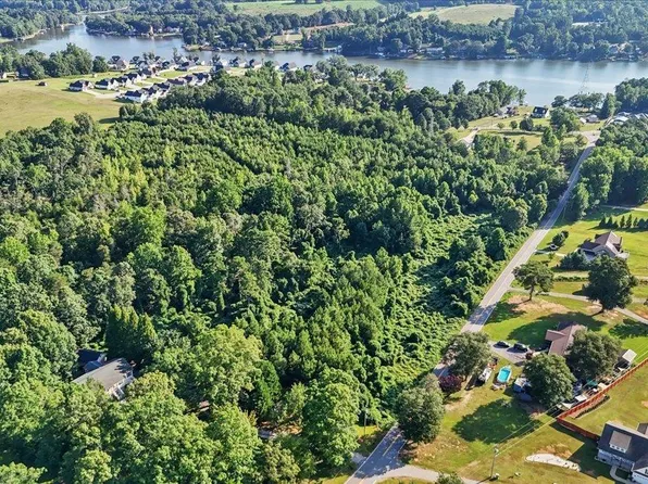 115 Lake Lyman Hts, Lyman, SC 29365