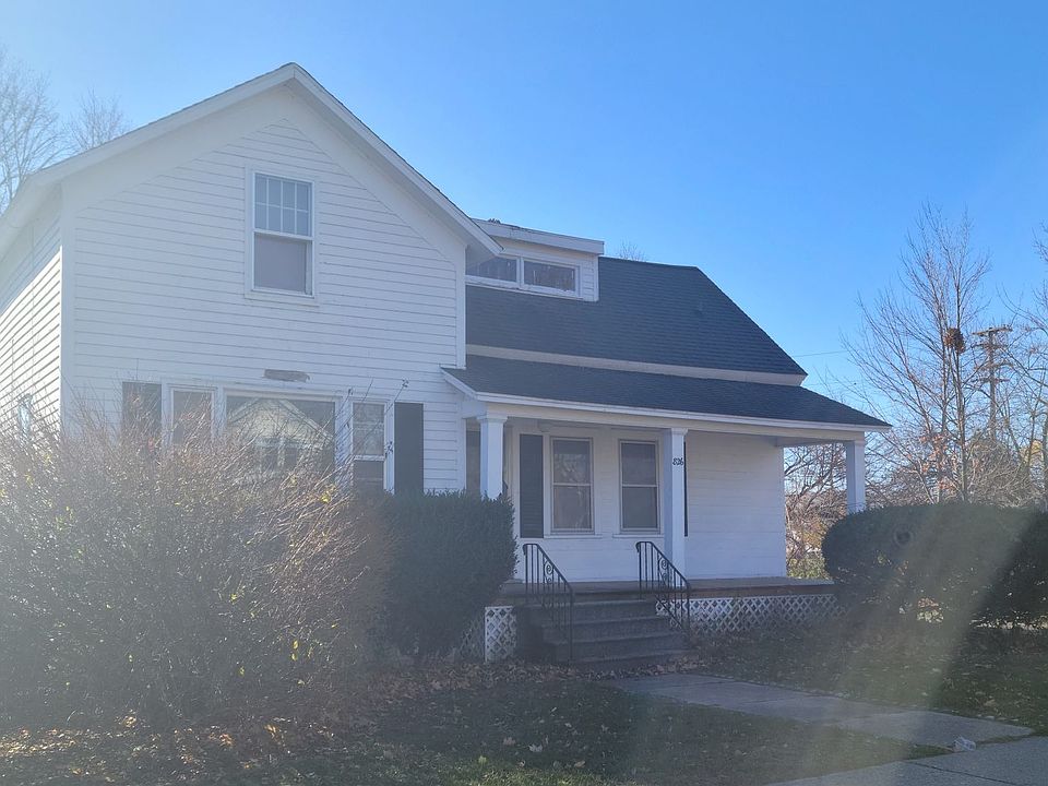 1st image of 826 Grant Ave #826