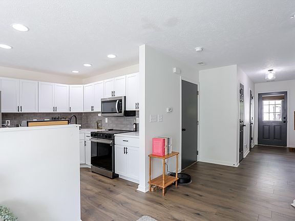 2nd image of 543 Crawford Dr