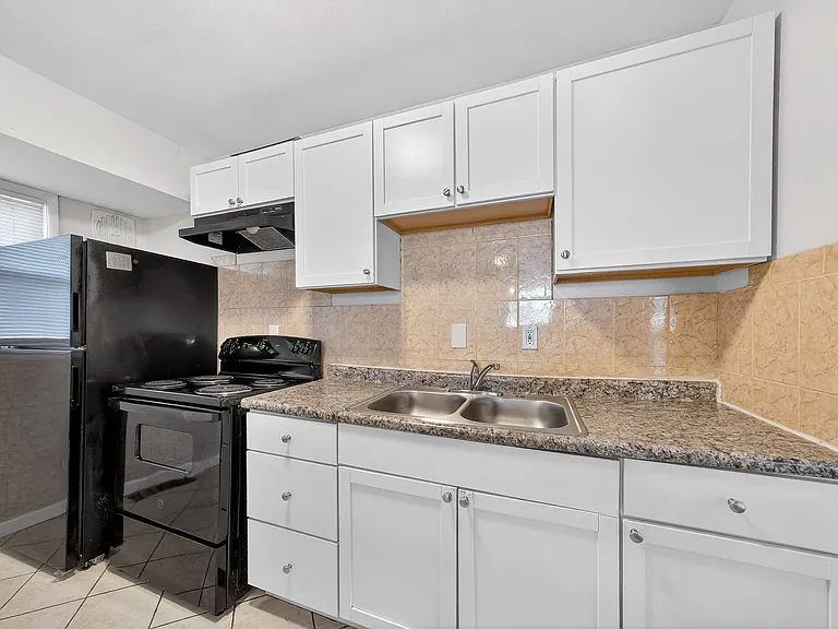 10617 Dunkeld Cir — Photo 15