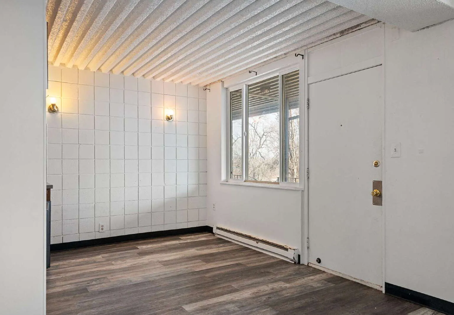 2 bed, 1.0 bath, $995 — Photo 4