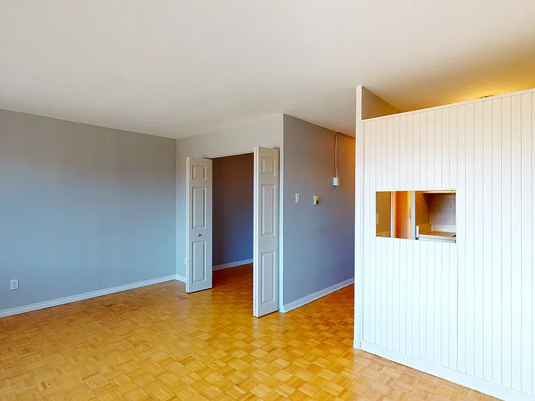 371 Gilmour St — Photo 10