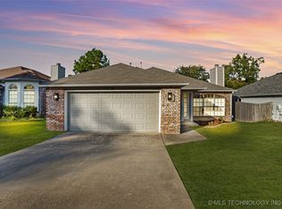 11236 S Nandina Ave, Jenks, OK 74037