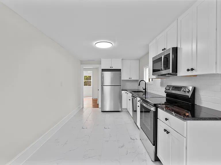 110 Sherman Ave #B — Photo 5