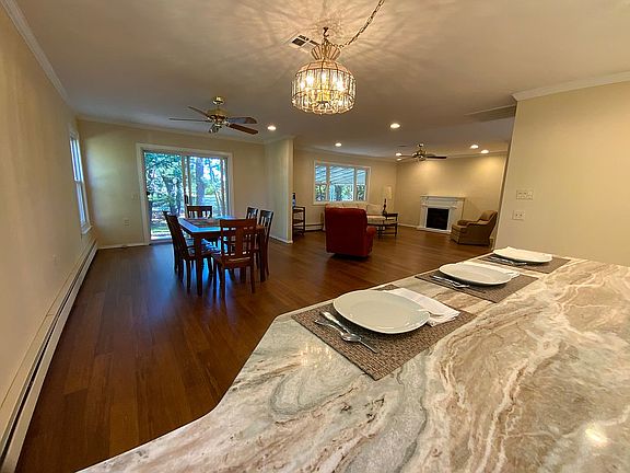 5th image of 243 Torrey Pines Dr