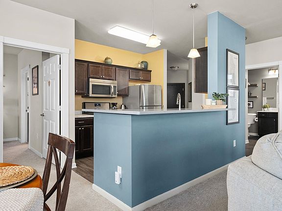 5th image of 5192 Sassafras Dr #302