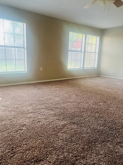 3 bed, 1.5 bath, 1386 sqft, $1,595 — Photo 2