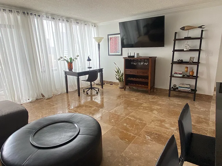 450 W 7th St #1409 — Photo 7