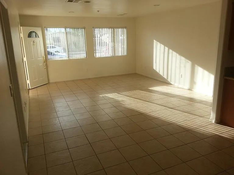 34650 Corregidor Dr — Photo 2