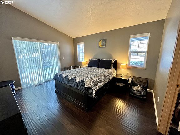 3rd image of 15099 SE Elm Park Dr
