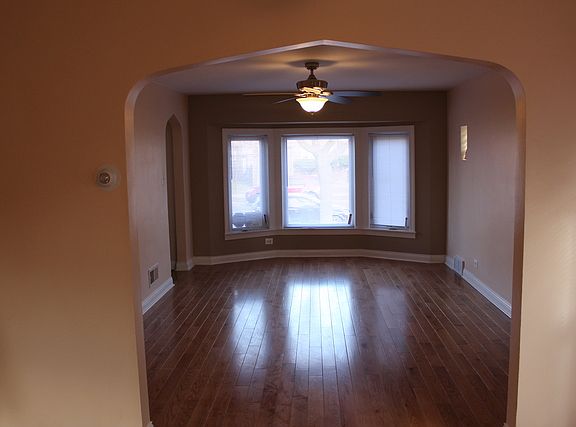 5th image of 10450 S King Dr