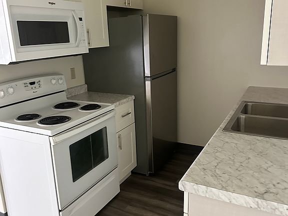 2nd image of 1026 Hancock Dr #31