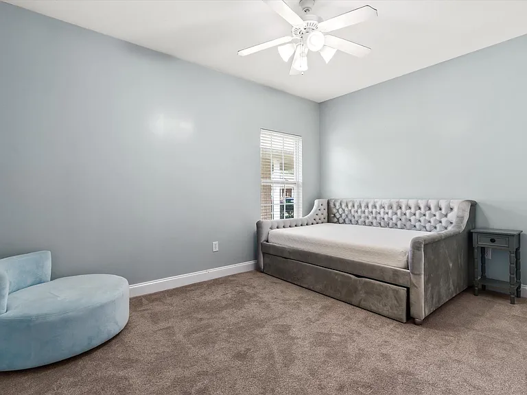 7899 Park Place Dr N — Photo 16