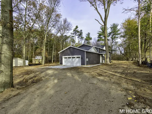 565 Hayes St, Holland, MI 49424
