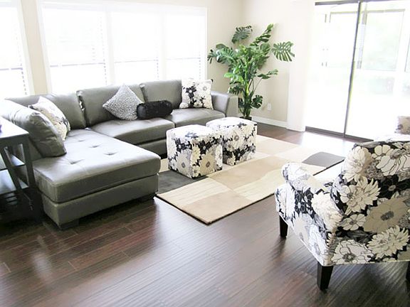 4th image of 211 Las Palmas Blvd
