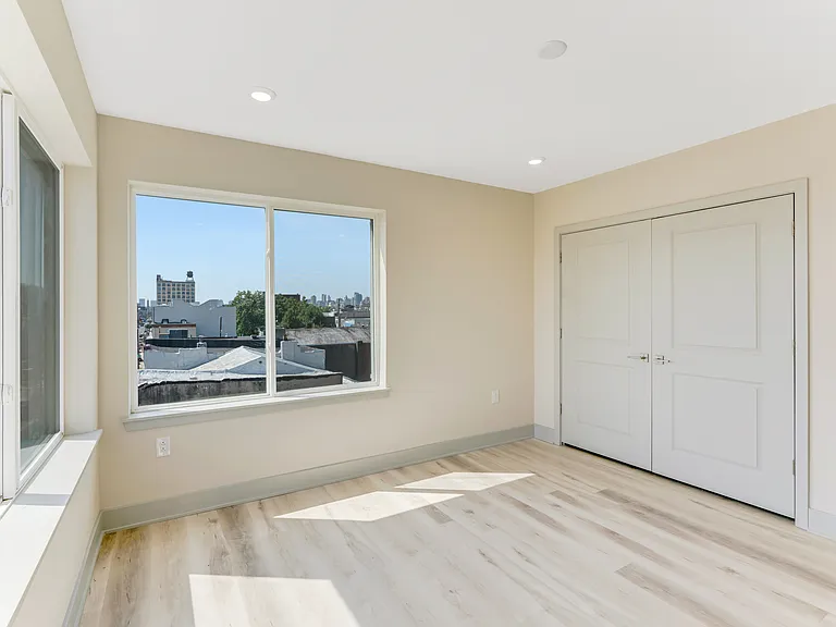 2328 N 2nd St — Photo 17