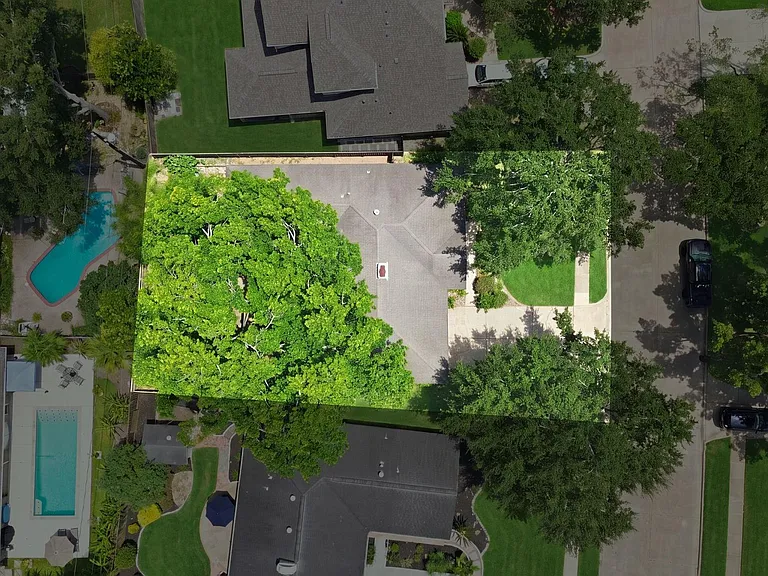 14110 Barryknoll Ln — Photo 33