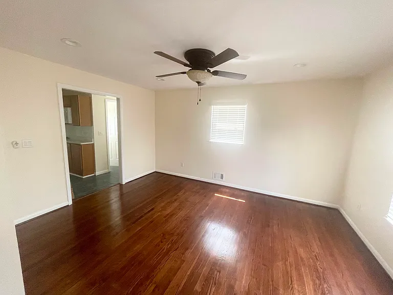 1305 Pleasant Valley Dr — Photo 16