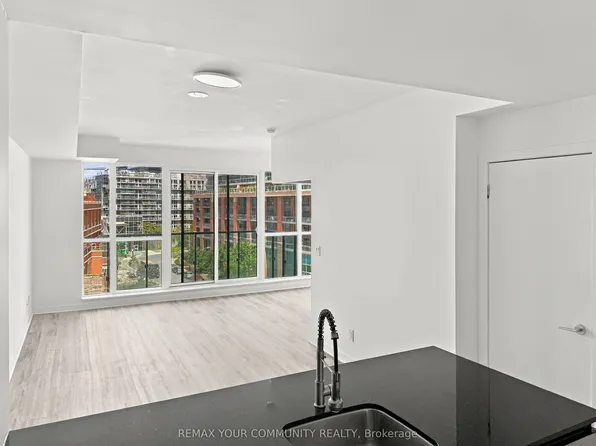 150 E Liberty St #618, Toronto, ON M6K 3R5