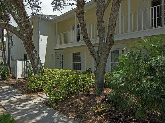 2nd image of 300 Harbour Dr APT 501D