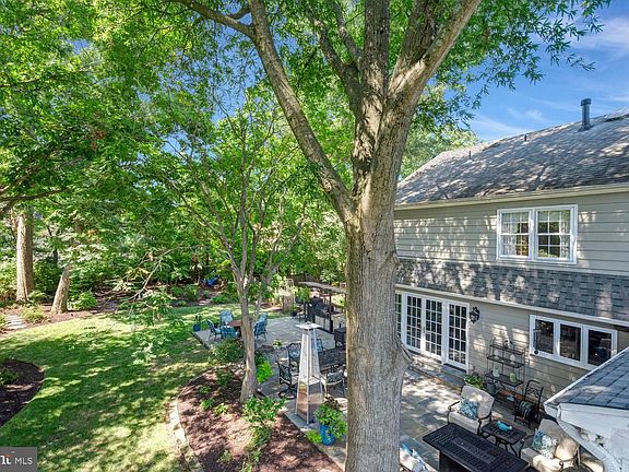 4th image of 3723 Riverwood Rd