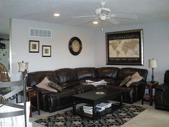 3rd image of 1523 Willowbrook Dr