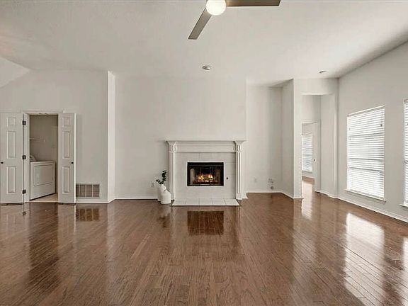 3rd image of 1712 Imperial Dr