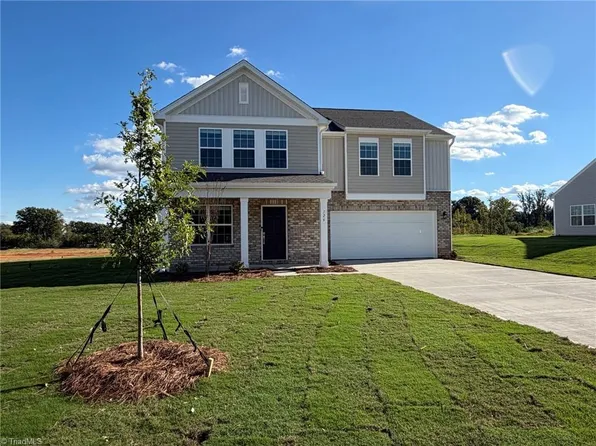 126 Primrose St, King, NC 27021