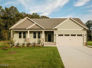 102 Lucky Ln, Pikeville, NC 27863