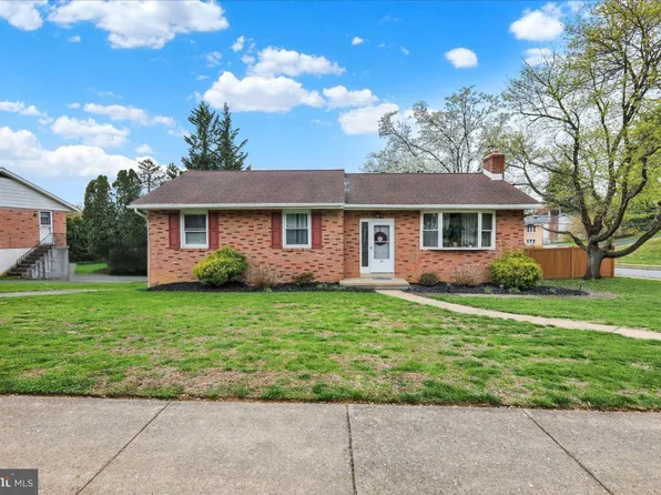 26 Craig Dr, Reading, PA 19606