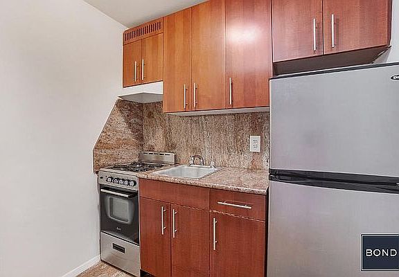 3rd image of 382 3rd Ave APT 7b