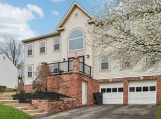 412 Rose Dr, Cranberry Township, PA 16066