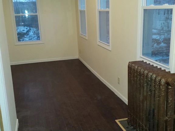 4th image of 55 Lincoln Ave #55