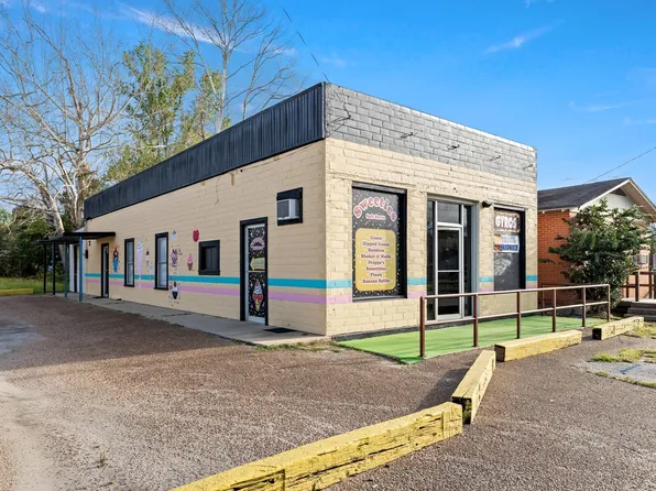 201 E Bluff St, Woodville, TX 75979