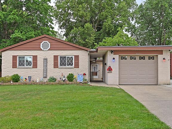2nd image of 4451 Pinecroft Dr
