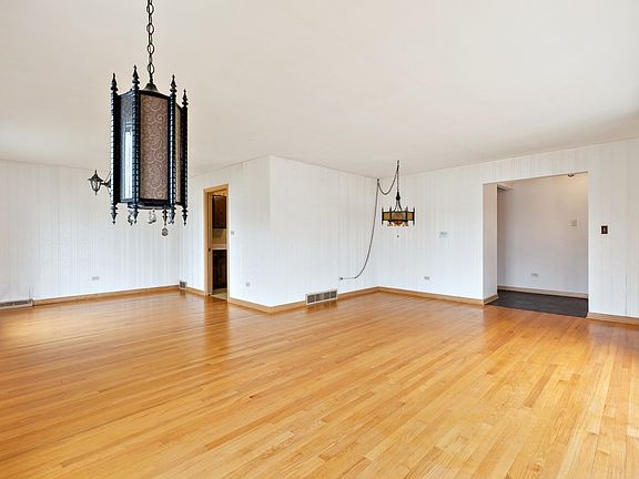 3rd image of 8648 W Leland Ave