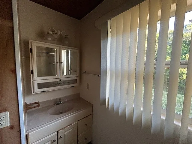 2135 E Camp N Comfort Ln — Photo 8