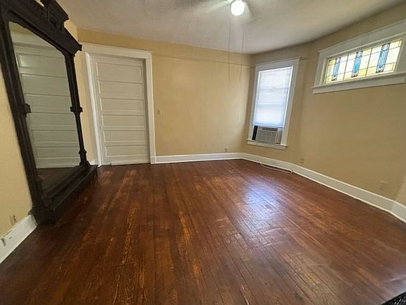 3rd image of 250 N Willett St APT 4