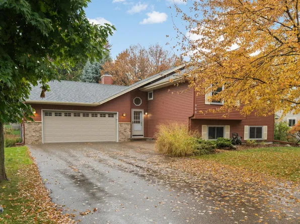 960 Savannah Rd, Eagan, MN 55123