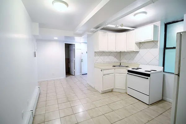 Rented by Julianna Realty Corp | media 7