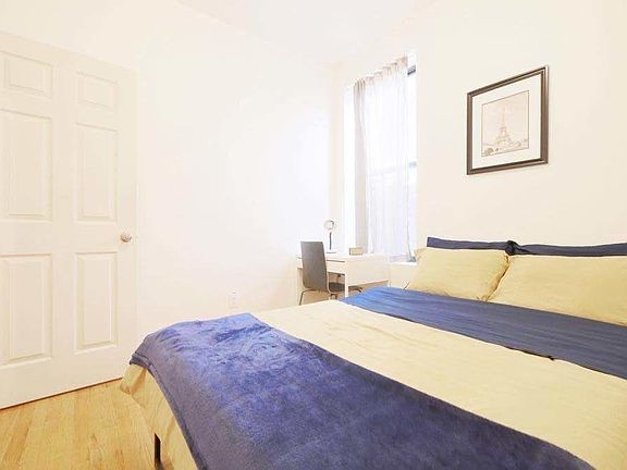 5th image of 494 Jefferson Ave #3C