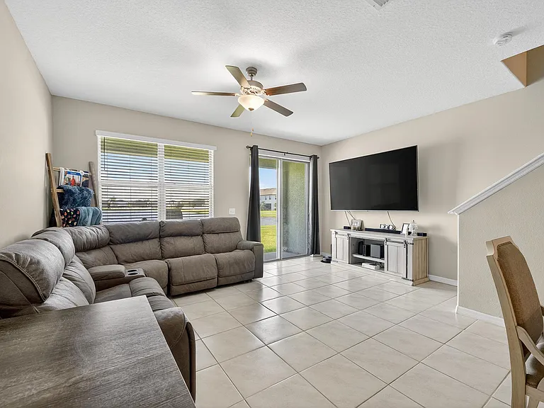 824 Royal Empress Dr — Photo 25