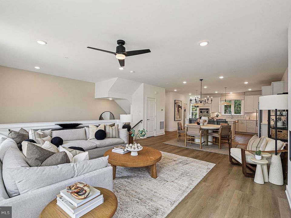 1st image of 1102 Crested Wood Dr #2